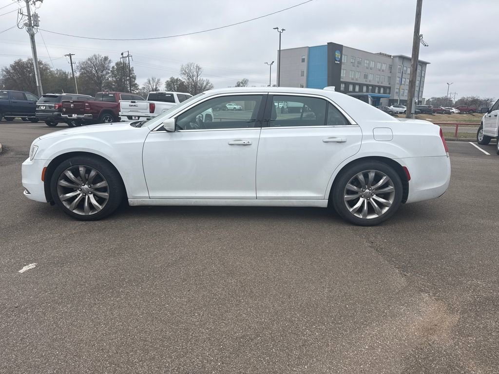 Used 2019 Chrysler 300 Touring L w/ Quick Order Package 22F image 3