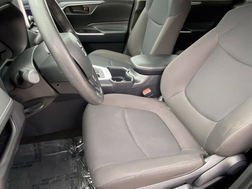 Certified 2025 Toyota RAV4 LE FWD image 23