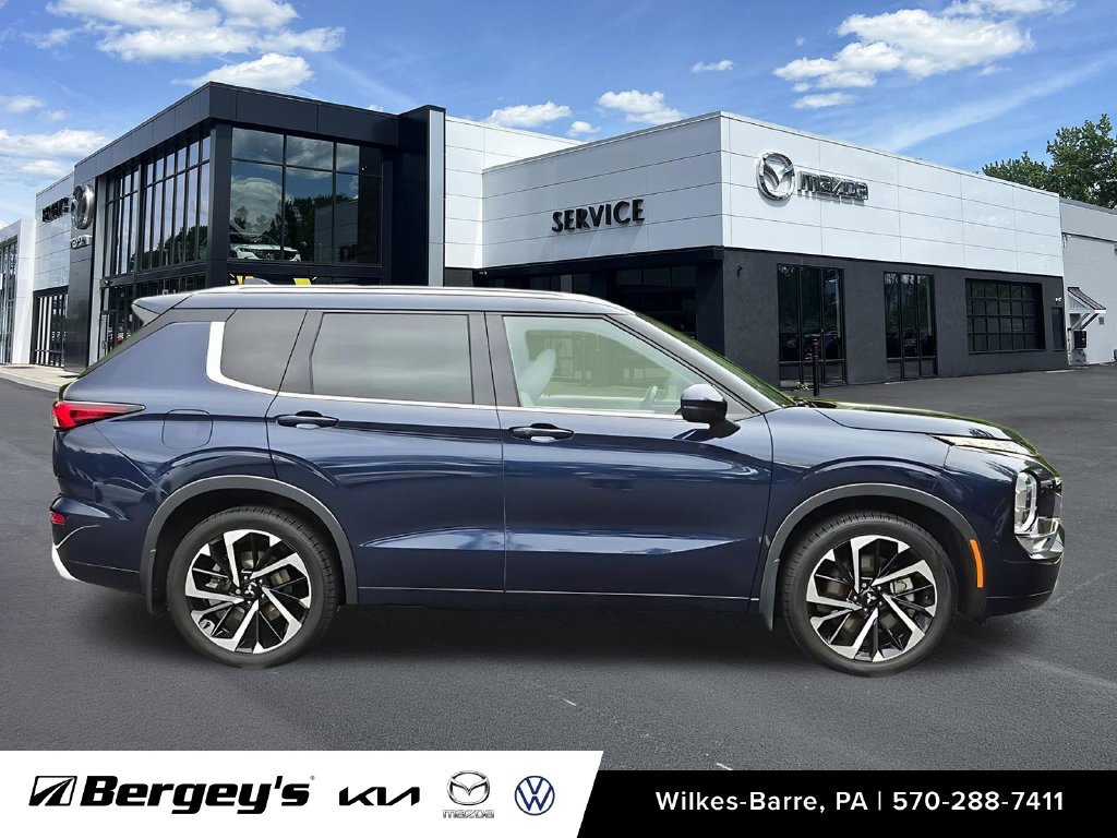 Used 2023 Mitsubishi Outlander SEL AWD/4WD image 14