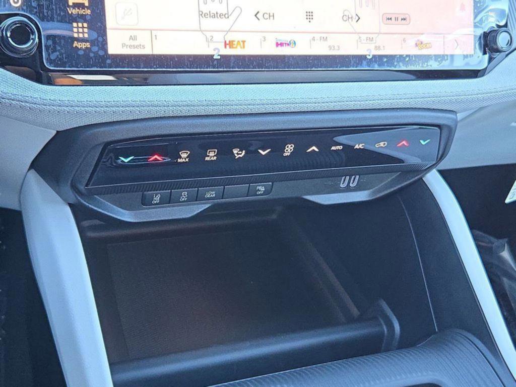 New 2026 Jeep Cherokee Laredo AWD/4WD image 38