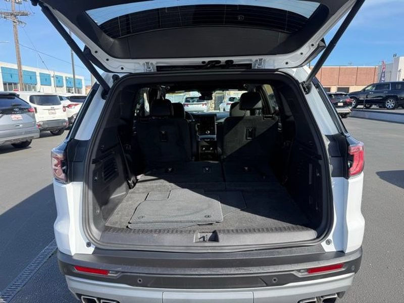 Used 2024 GMC Acadia Elevation FWD image 12