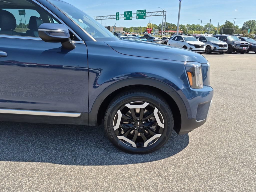Used 2025 Kia Telluride S FWD image 11