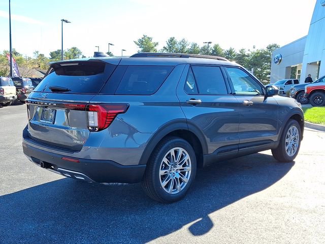 New 2026 Ford Explorer Active w/ Active Comfort Package image 3