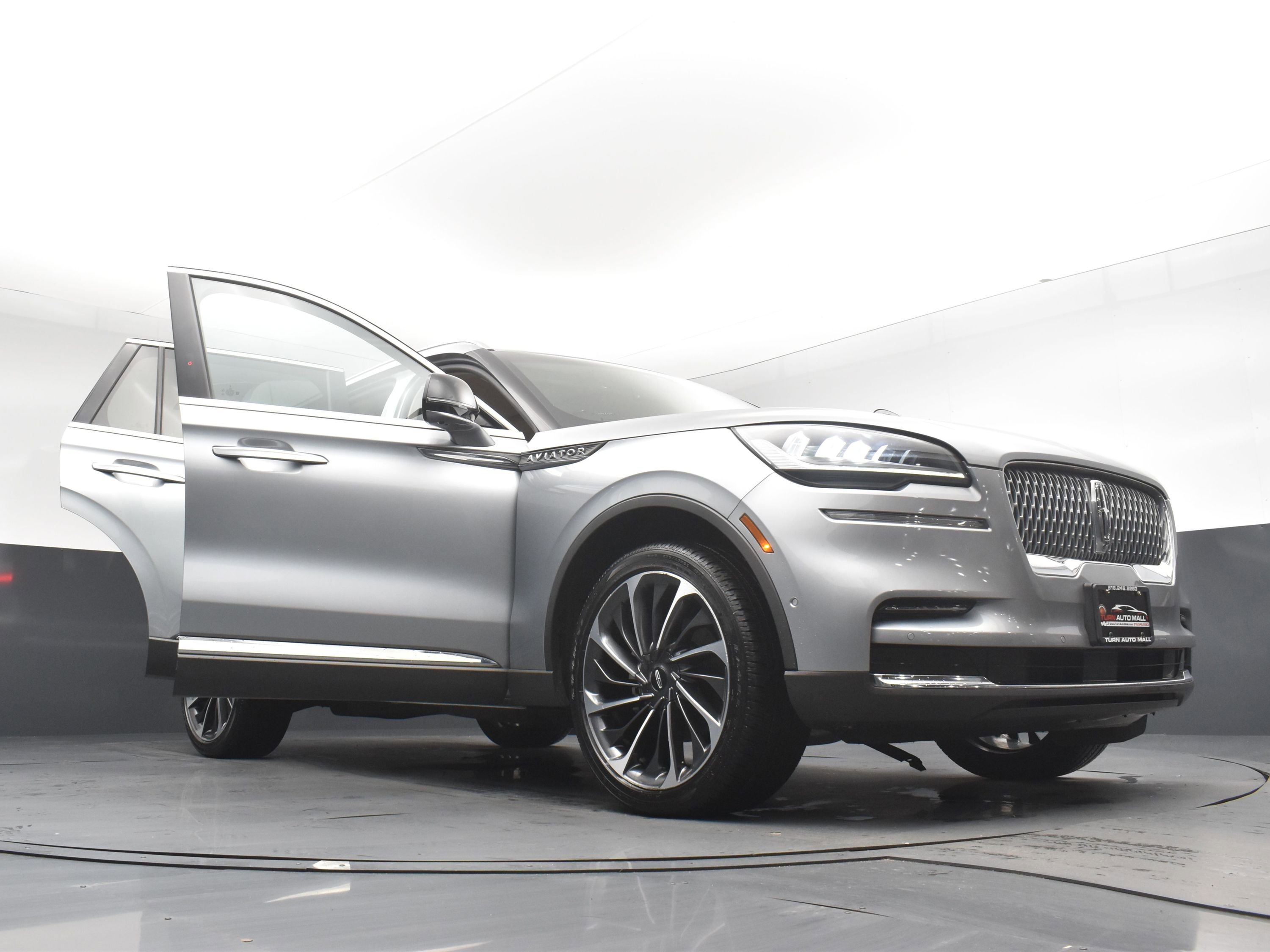 Used 2023 Lincoln Aviator Reserve w/ Equipment Group 201A image 30