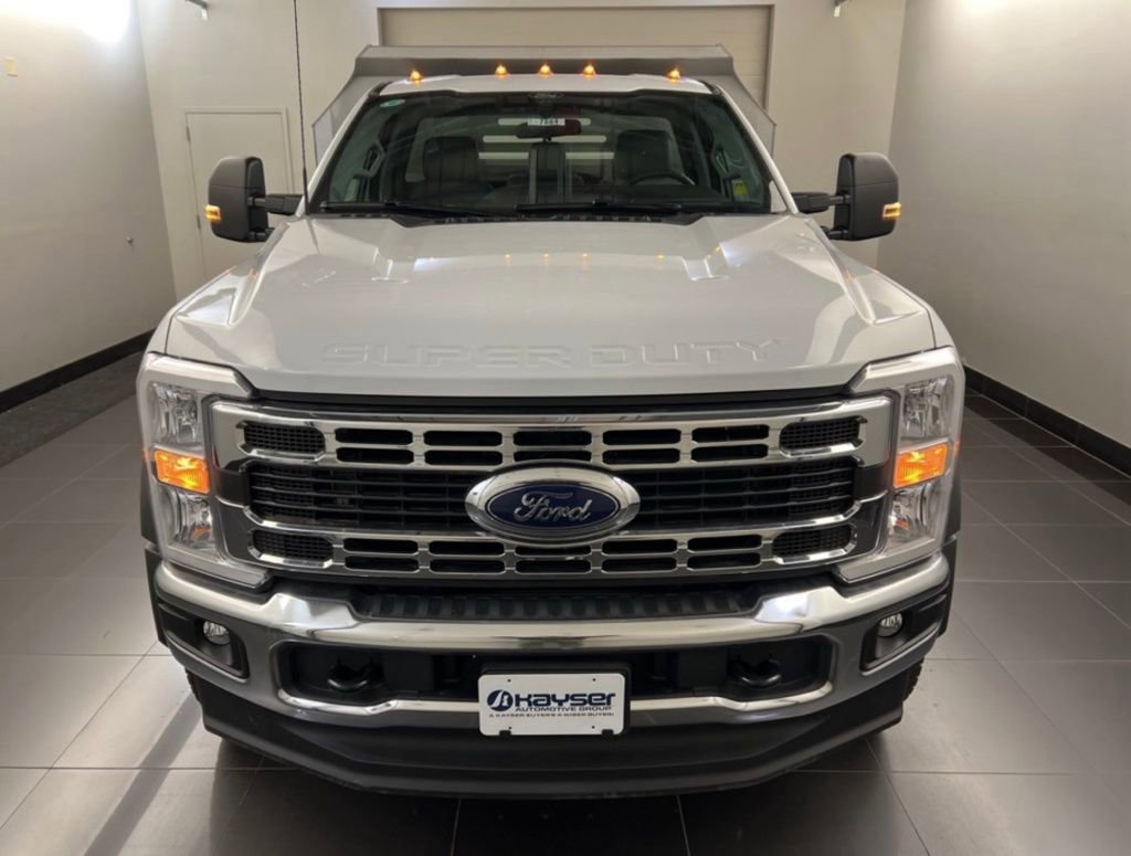 New 2025 Ford F550 4x4 Regular Cab Super Duty image 2