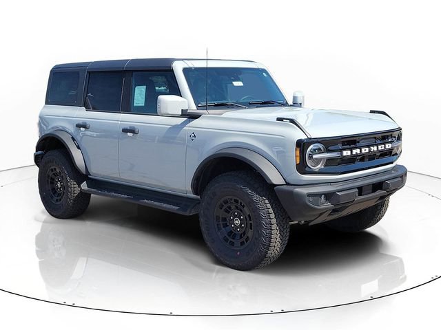 New 2026 Ford Bronco Outer Banks w/ Sasquatch Package AWD/4WD image 2