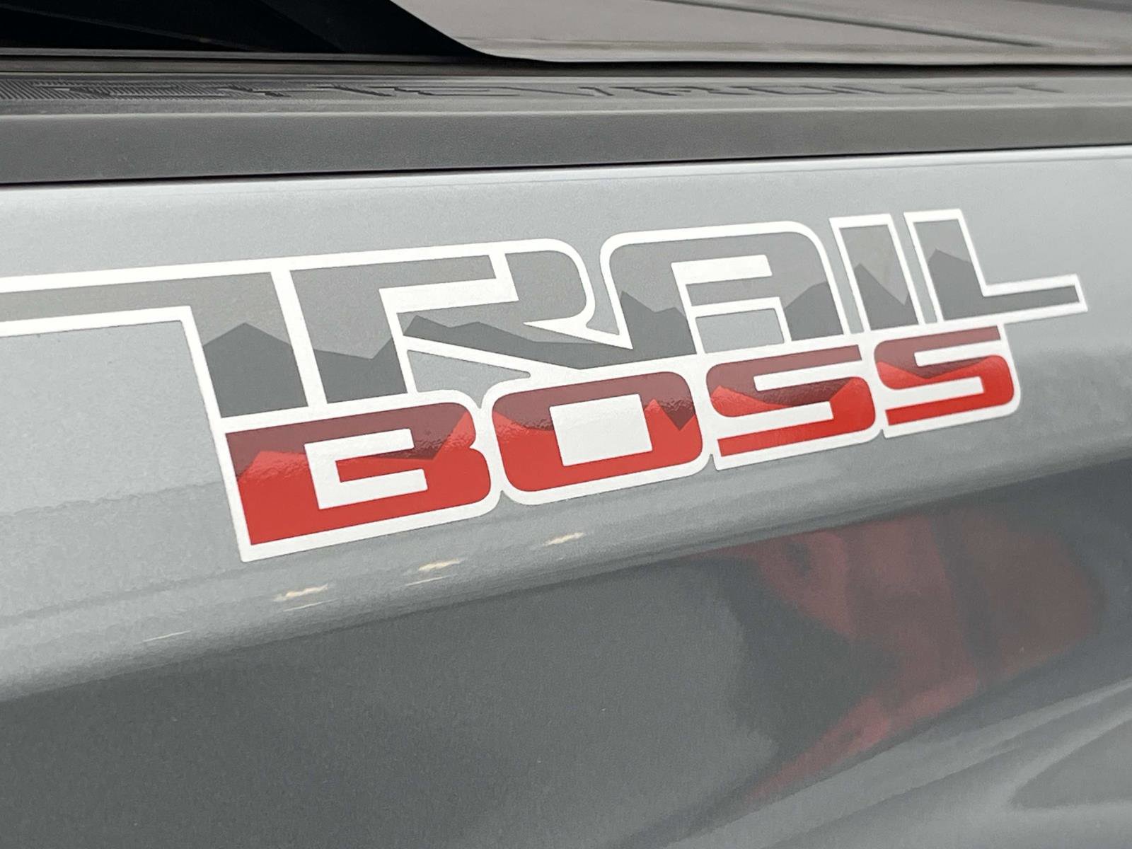 Used 2024 Chevrolet Silverado 1500 Custom Trail Boss w/ LPO, Dark Essentials Package image 7