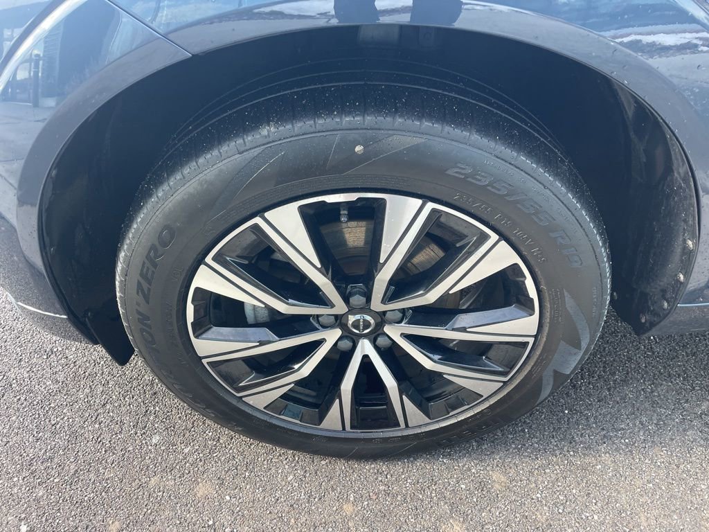 Certified 2024 Volvo XC60 B5 Core w/ Climate Package image 12