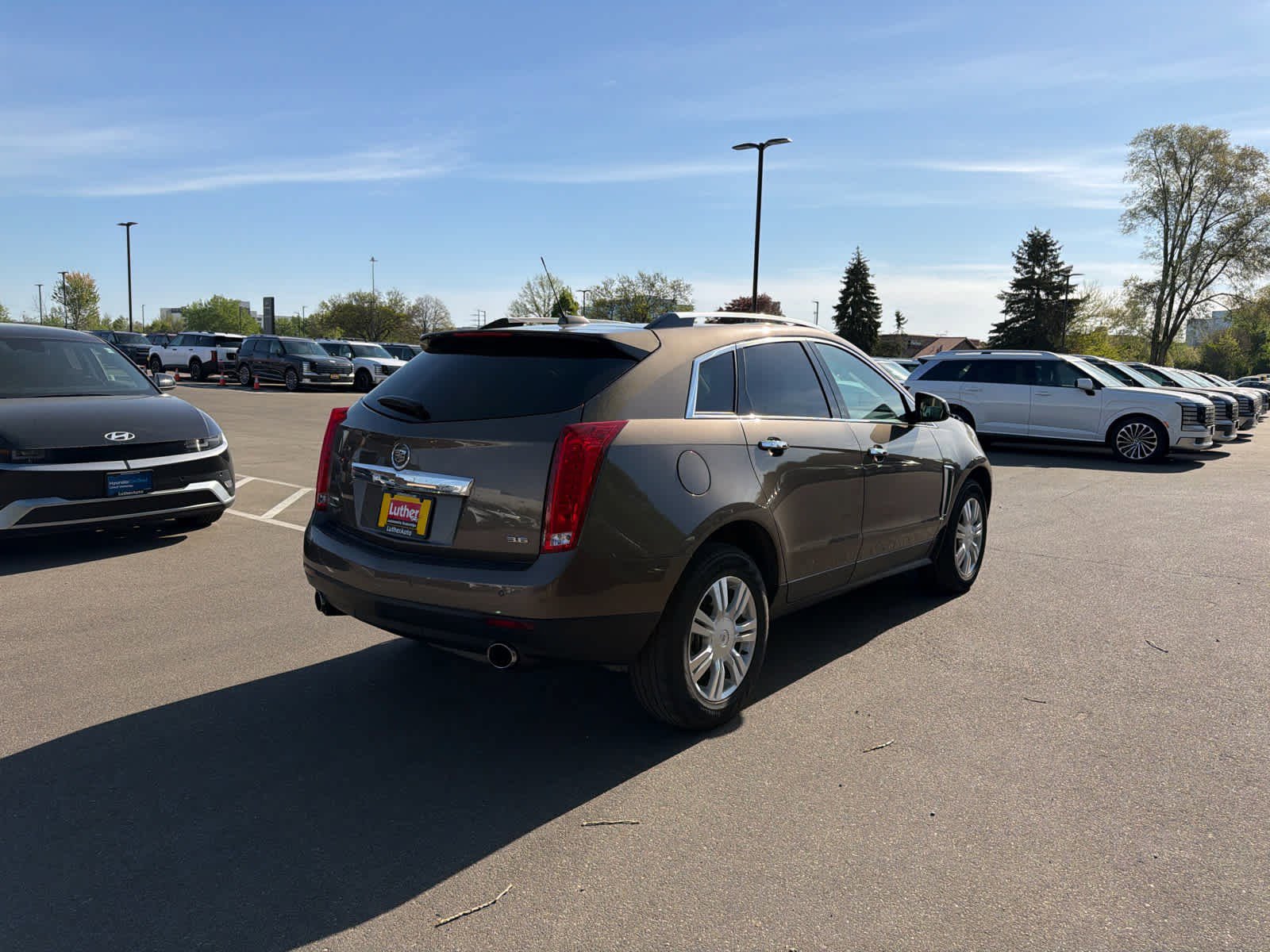 Used 2016 Cadillac SRX Luxury w/ Driver Awareness Package AWD/4WD video 2