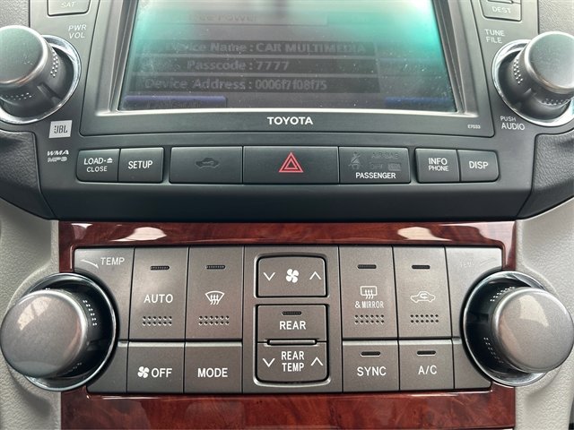 Used 2012 Toyota Highlander Limited w/ Tow Pkg AWD/4WD image 36