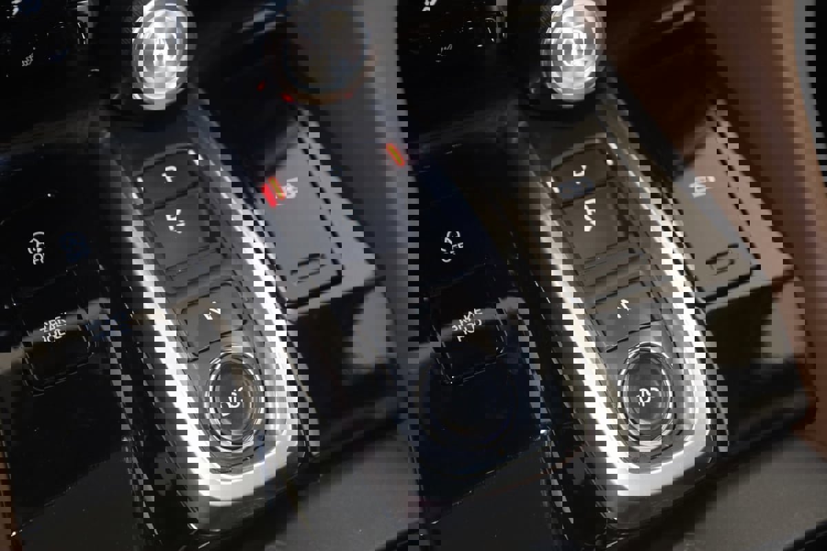 Used 2023 Acura MDX SH-AWD w/ Technology Package image 7