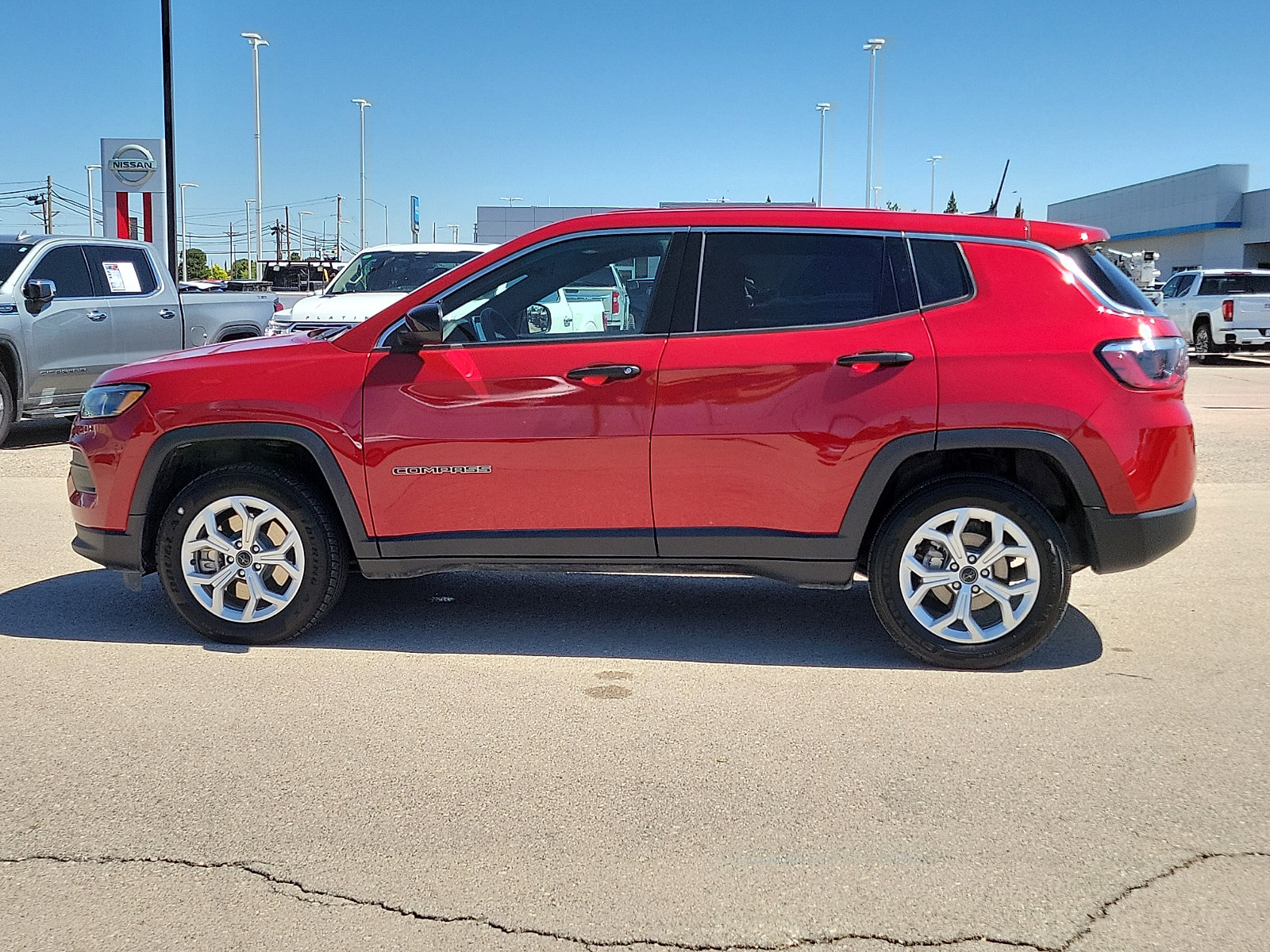 Used 2025 Jeep Compass Sport AWD/4WD image 2