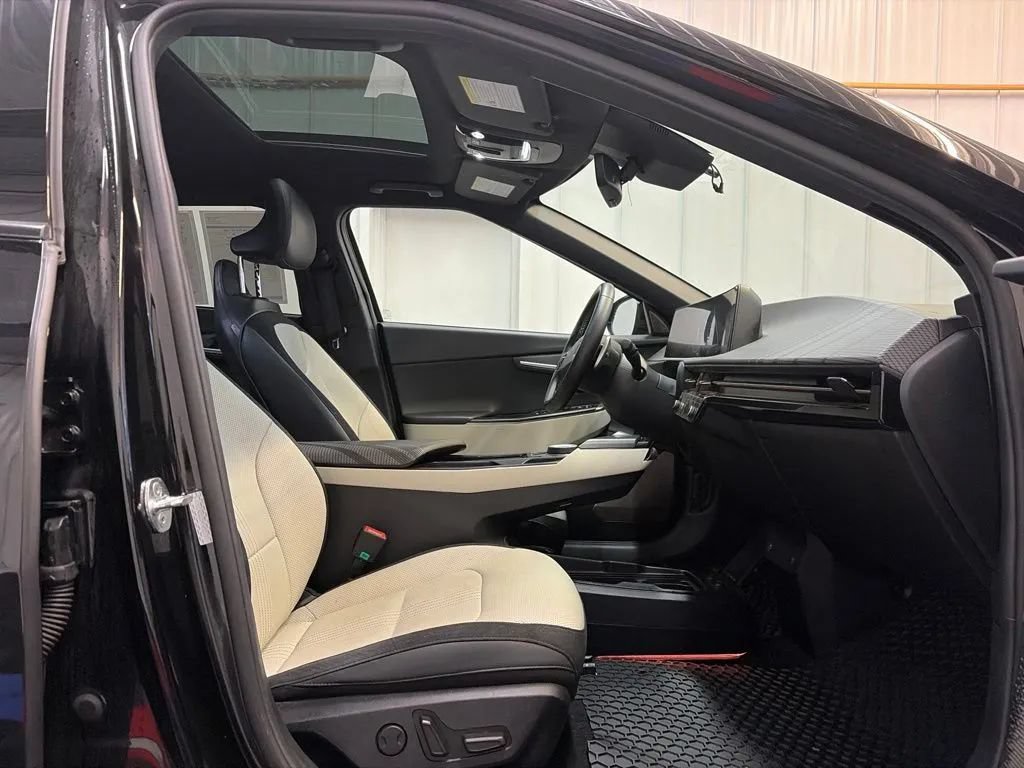 Used 2022 Kia EV6 GT-Line w/ GT-Line White Seat Package AWD/4WD image 21