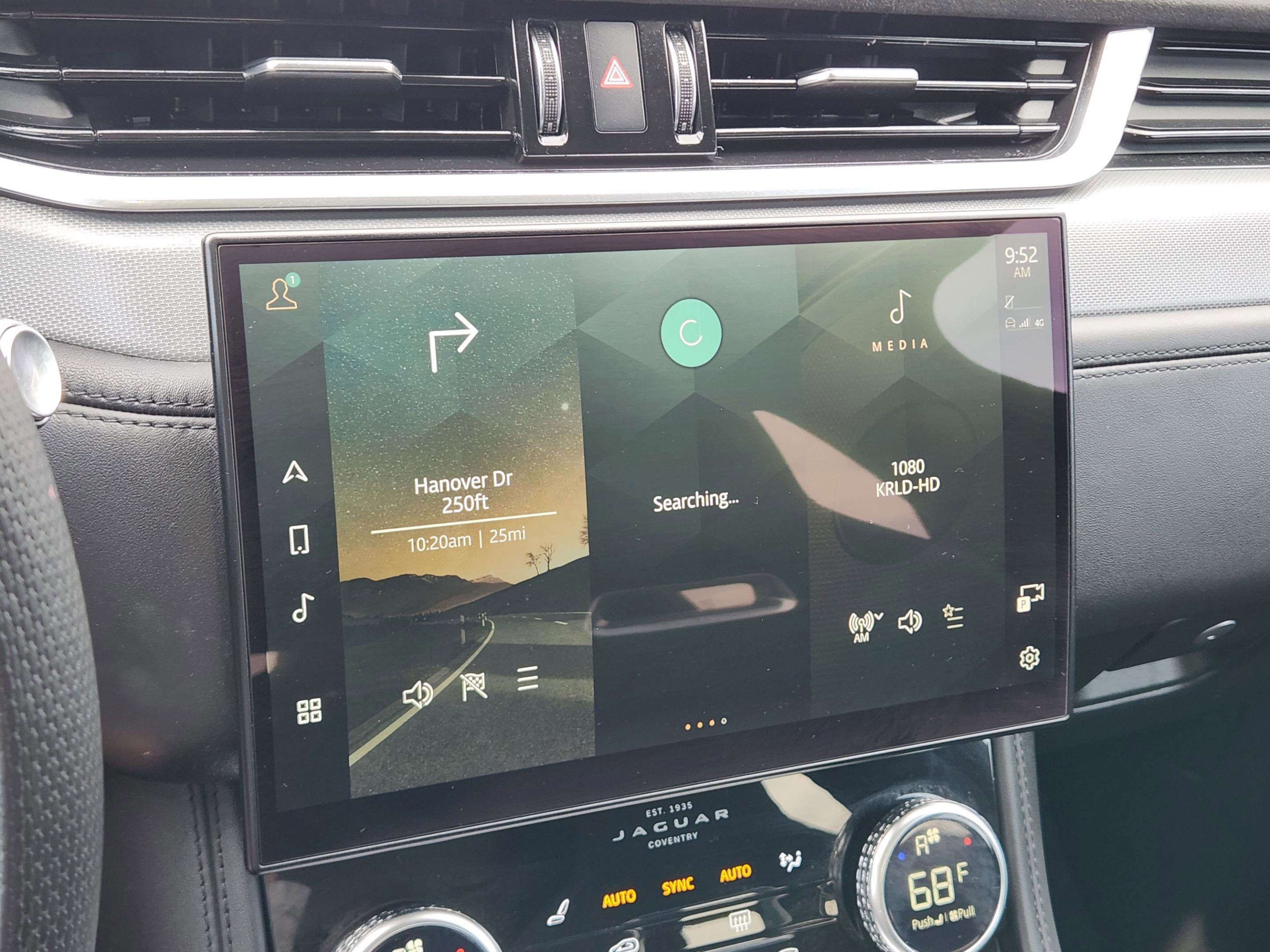 Used 2022 Jaguar F-PACE SVR image 10