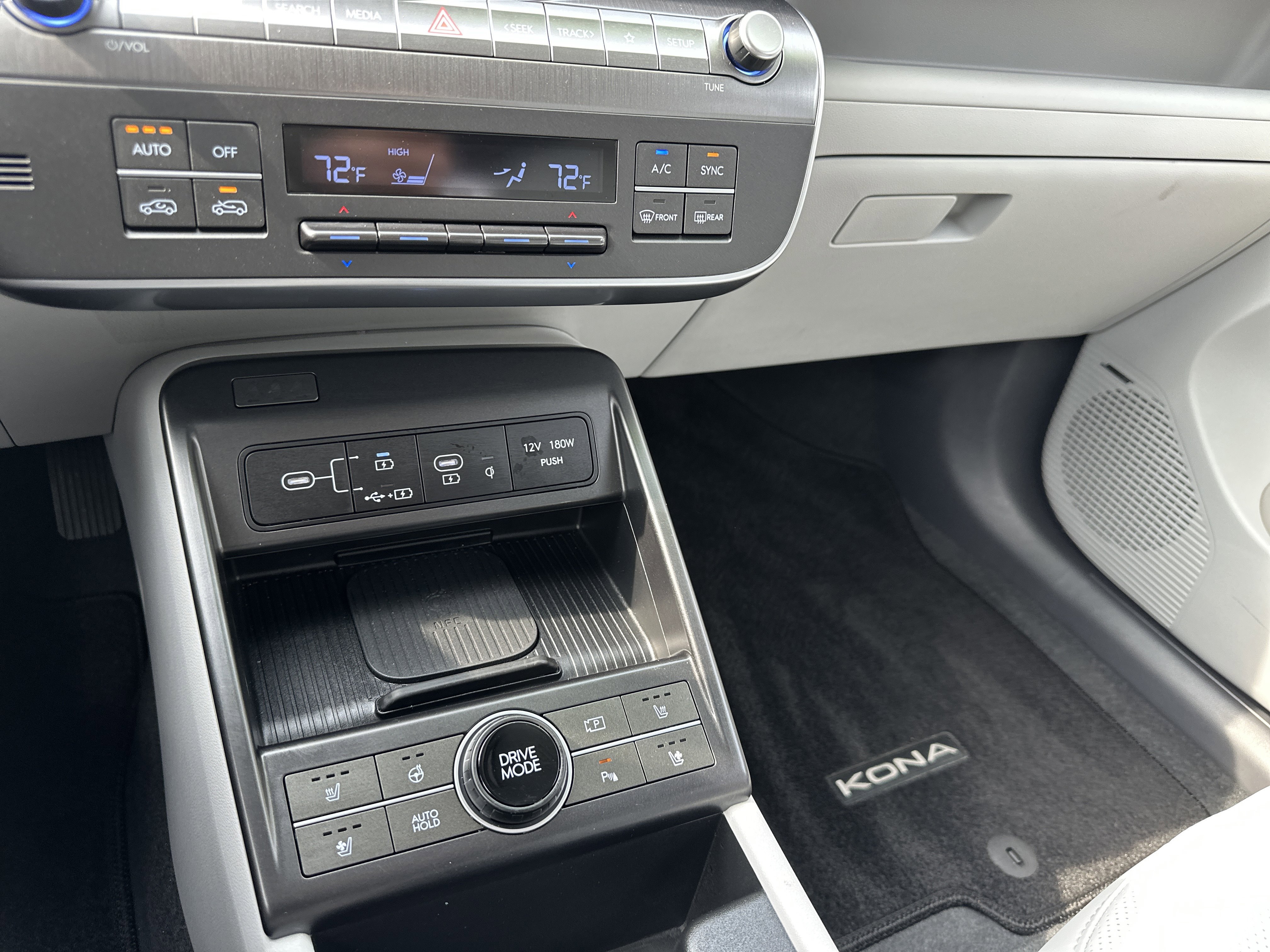 Used 2025 Hyundai Kona Limited image 19