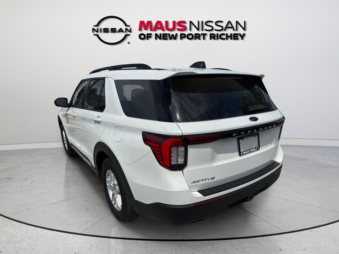 Used 2025 Ford Explorer Active RWD image 9