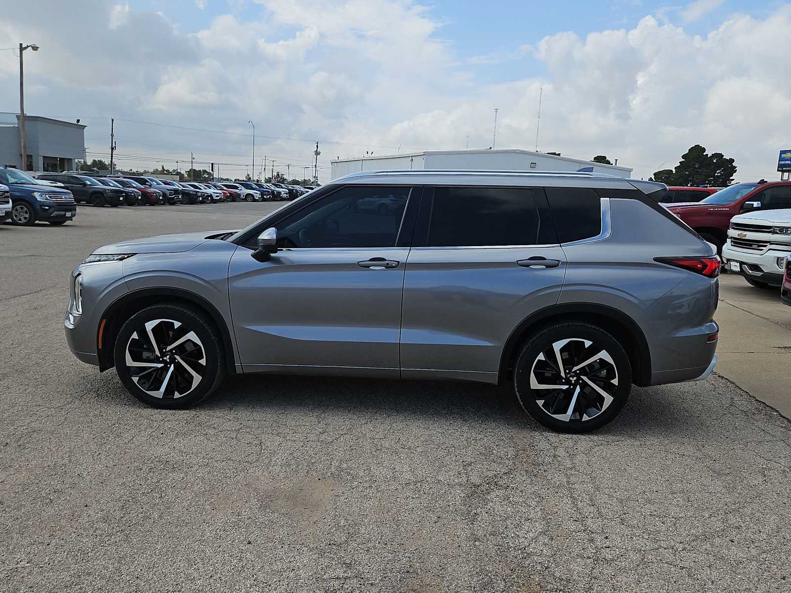 Used 2024 Mitsubishi Outlander SEL FWD image 5