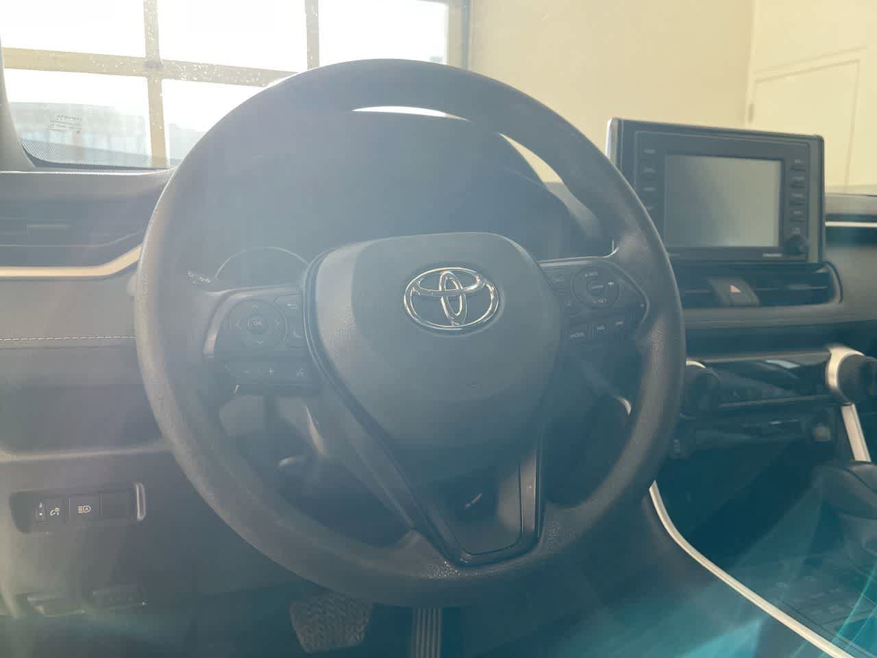 Certified 2022 Toyota RAV4 LE AWD/4WD image 14