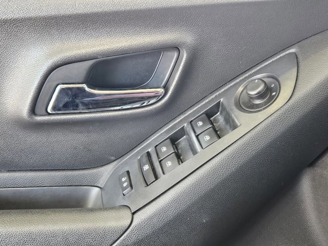 Used 2016 Chevrolet Trax LT image 6