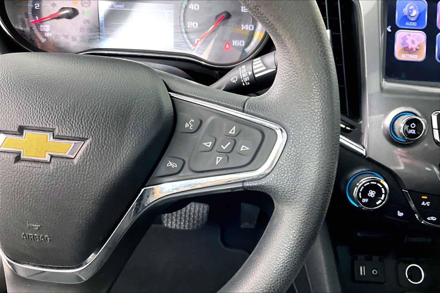 Used 2018 Chevrolet Cruze LT w/ Sun And Sound Package FWD image 21