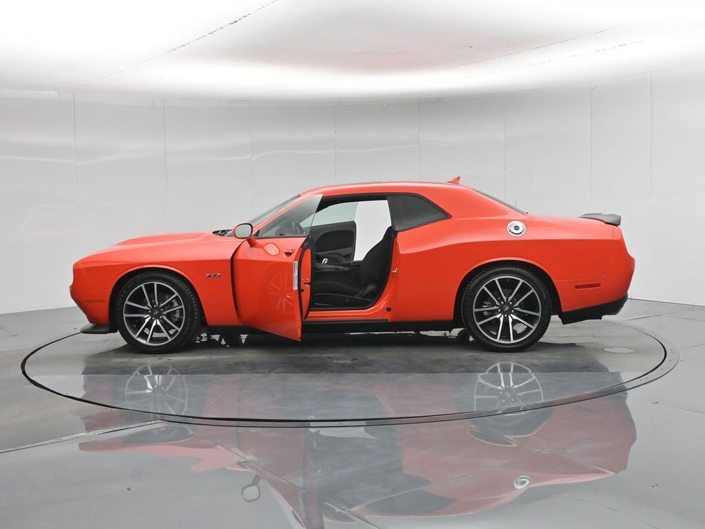 Used 2023 Dodge Challenger R/T image 35