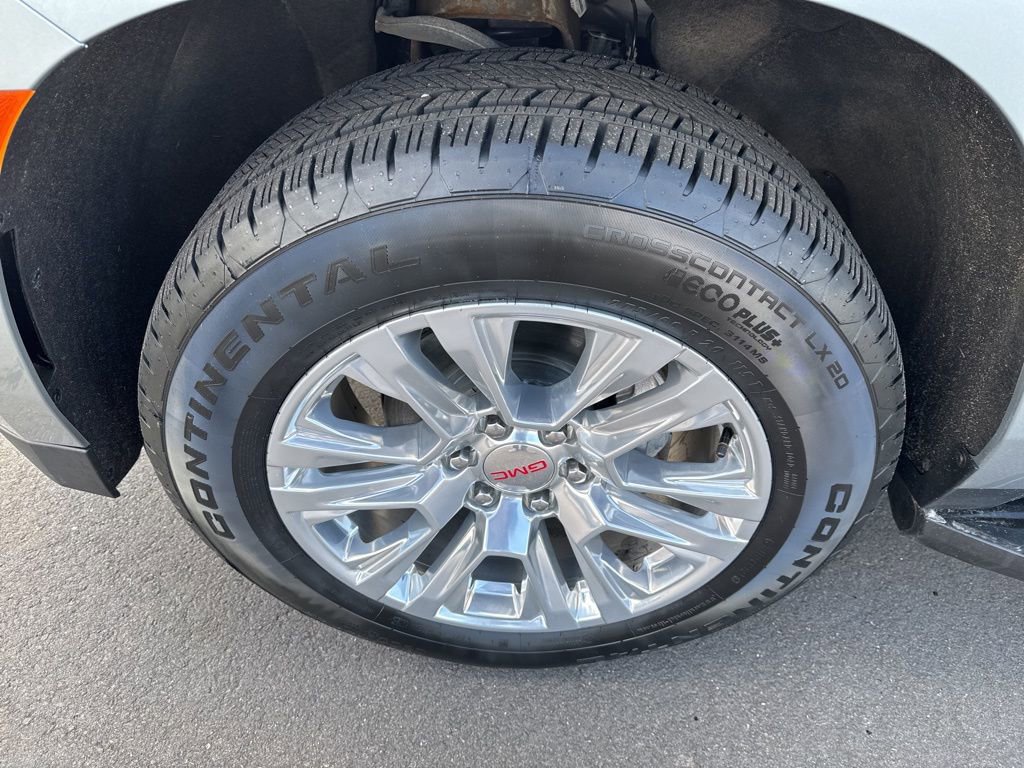 Used 2024 GMC Yukon XL Denali image 12