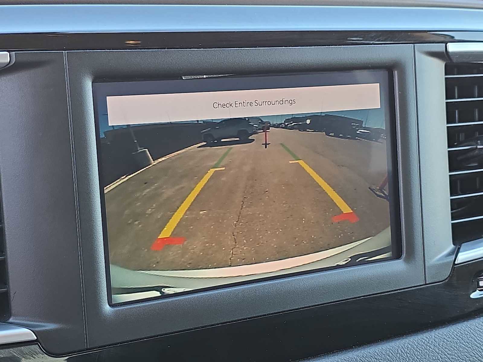 Used 2022 Chrysler Voyager LX image 25