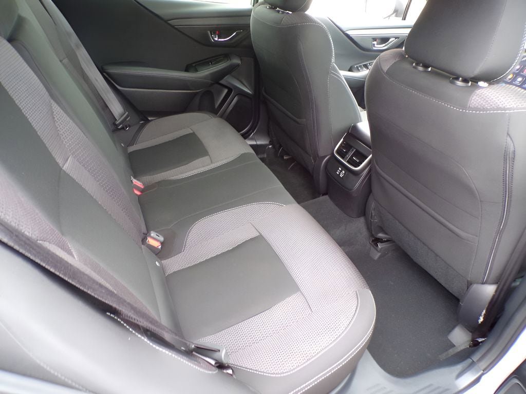Used 2023 Subaru Outback Premium image 8