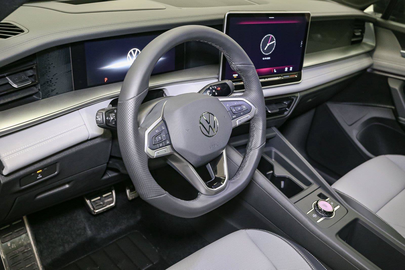 New 2026 Volkswagen Tiguan SE R-Line AWD/4WD image 19