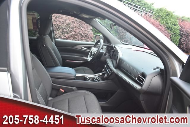 Used 2025 Chevrolet Traverse LT w/ LPO, Floor Liner Package FWD image 26