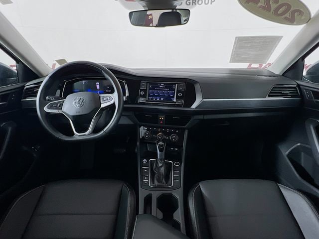 Used 2024 Volkswagen Jetta SE image 24