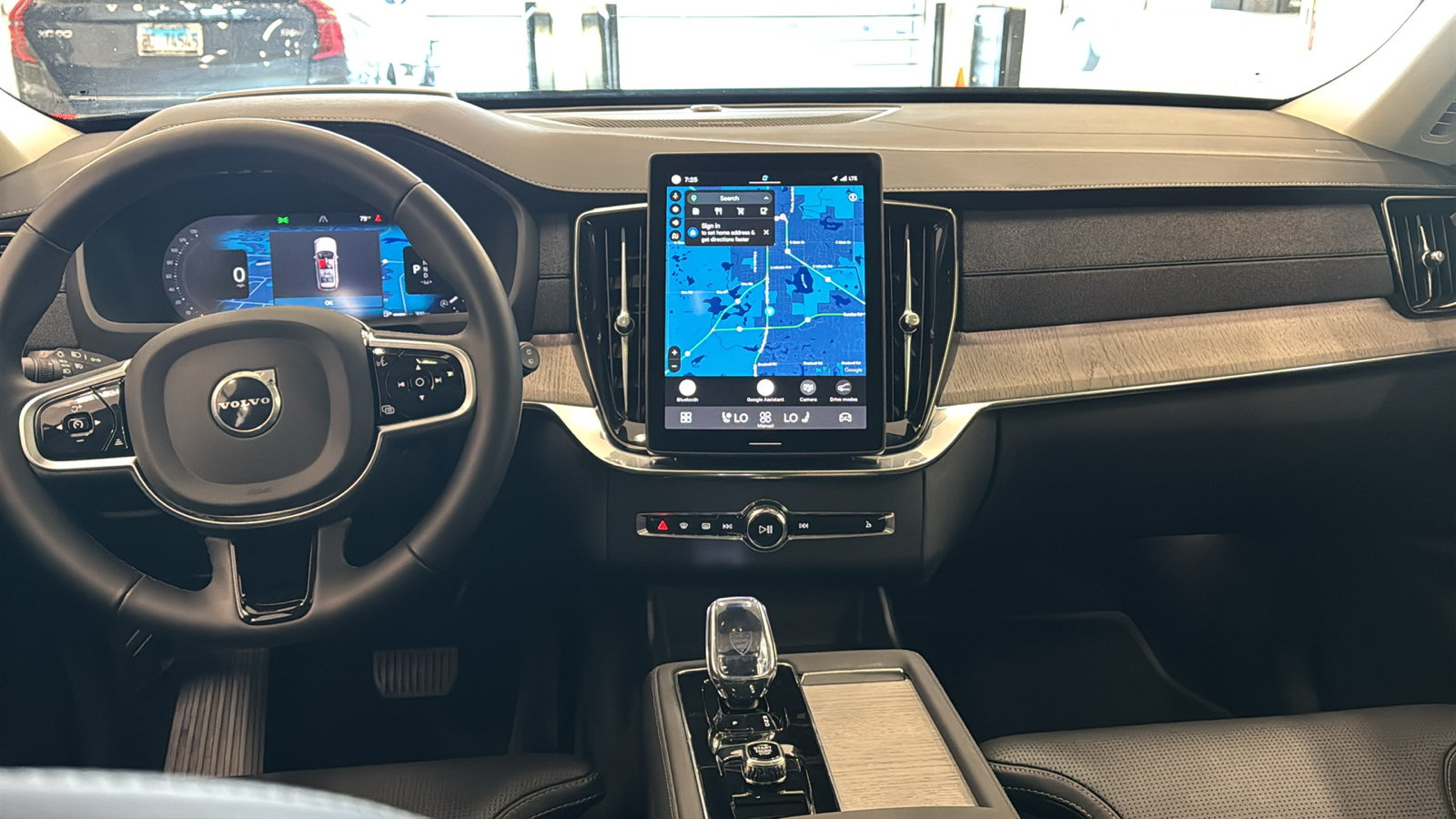 Used 2025 Volvo XC90 B6 Ultra w/ Protection Package Premier AWD/4WD image 11
