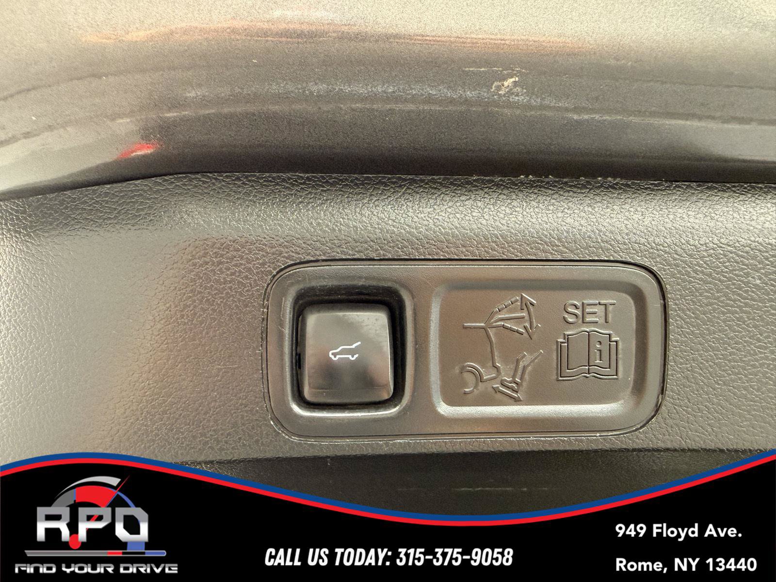 Used 2020 Ford Expedition Max XLT w/ Equipment Group 202A AWD/4WD image 23