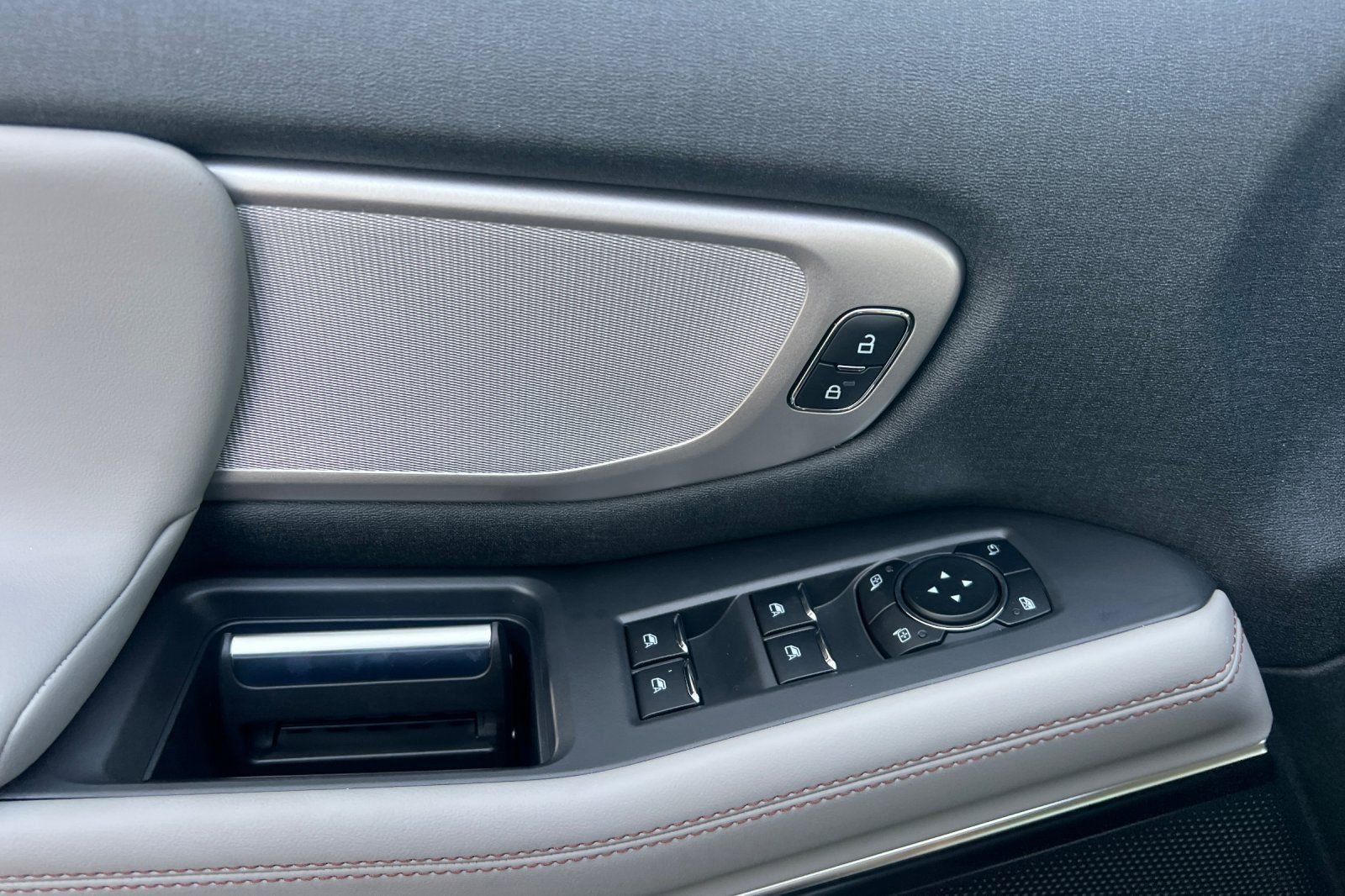New 2025 Ford Expedition Max Active image 9