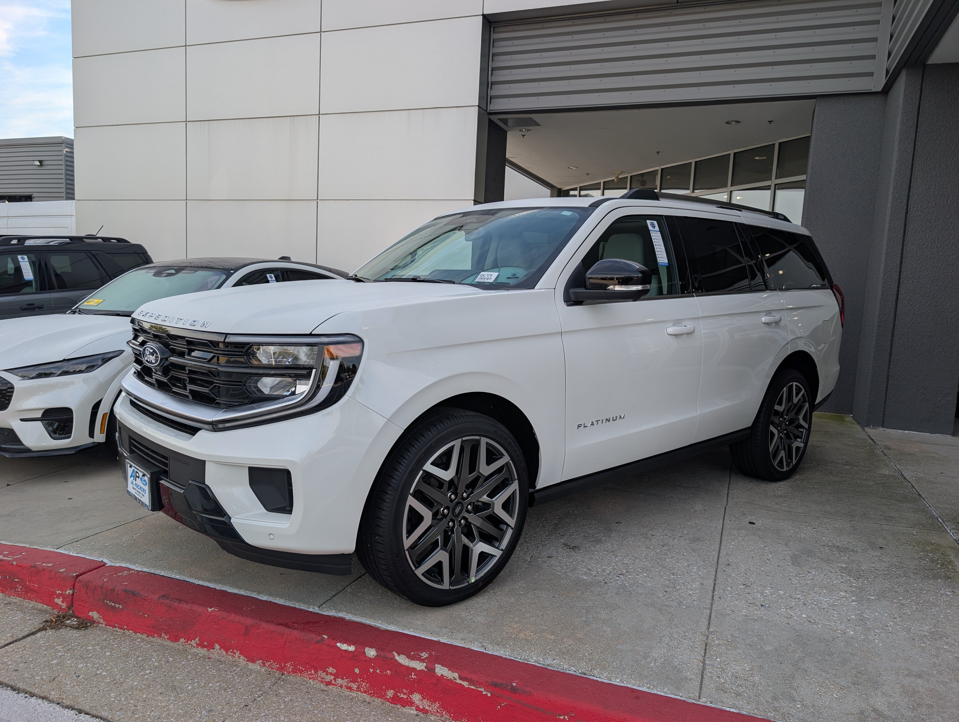 New 2027 Ford Expedition Platinum w/ Platinum Ultimate Package AWD/4WD image 4
