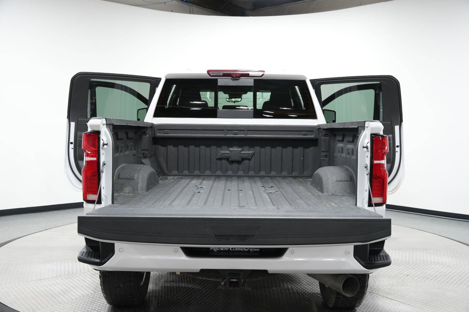 Used 2025 Chevrolet Silverado 2500 High Country w/ High Country Premium Package AWD/4WD image 13
