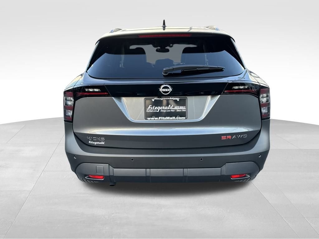 Used 2026 Nissan Kicks SR w/ Cold Weather Package image 6