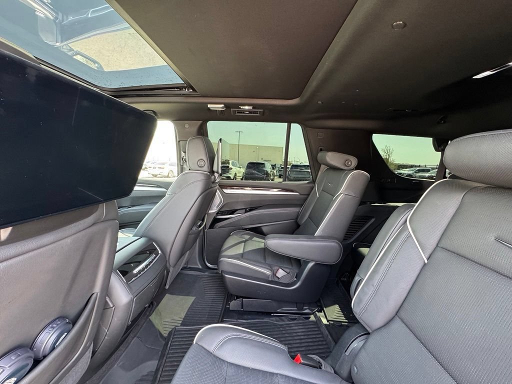Used 2025 Cadillac Escalade Premium Luxury w/ Touring Package AWD/4WD image 3
