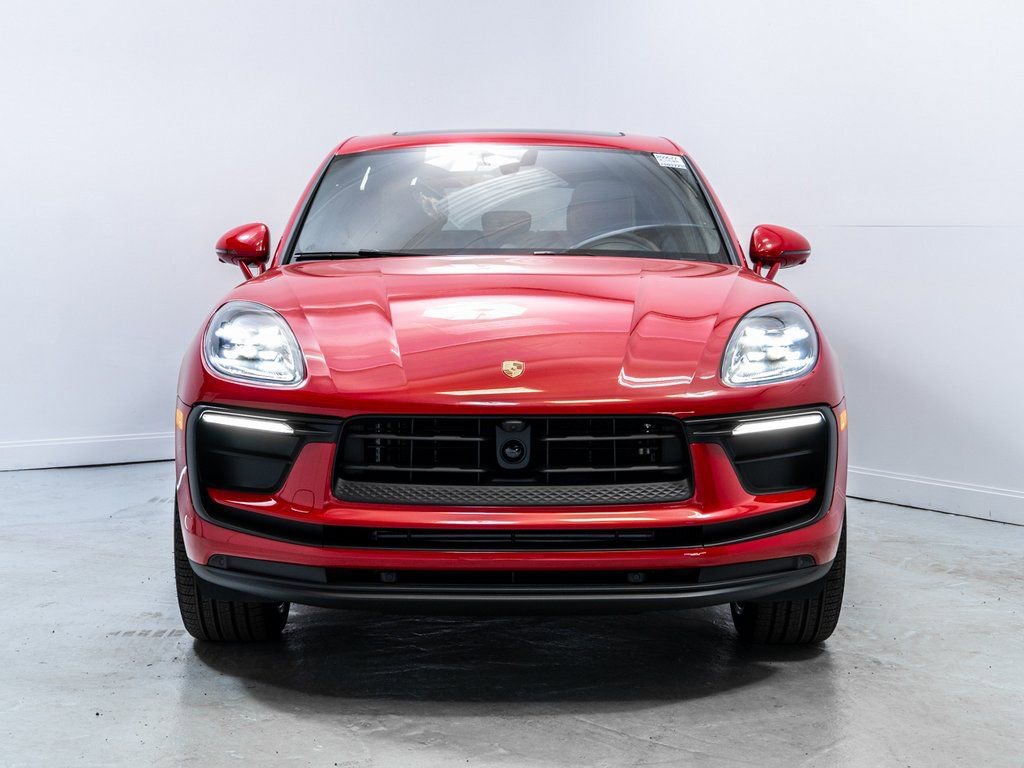 Used 2025 Porsche Macan image 10