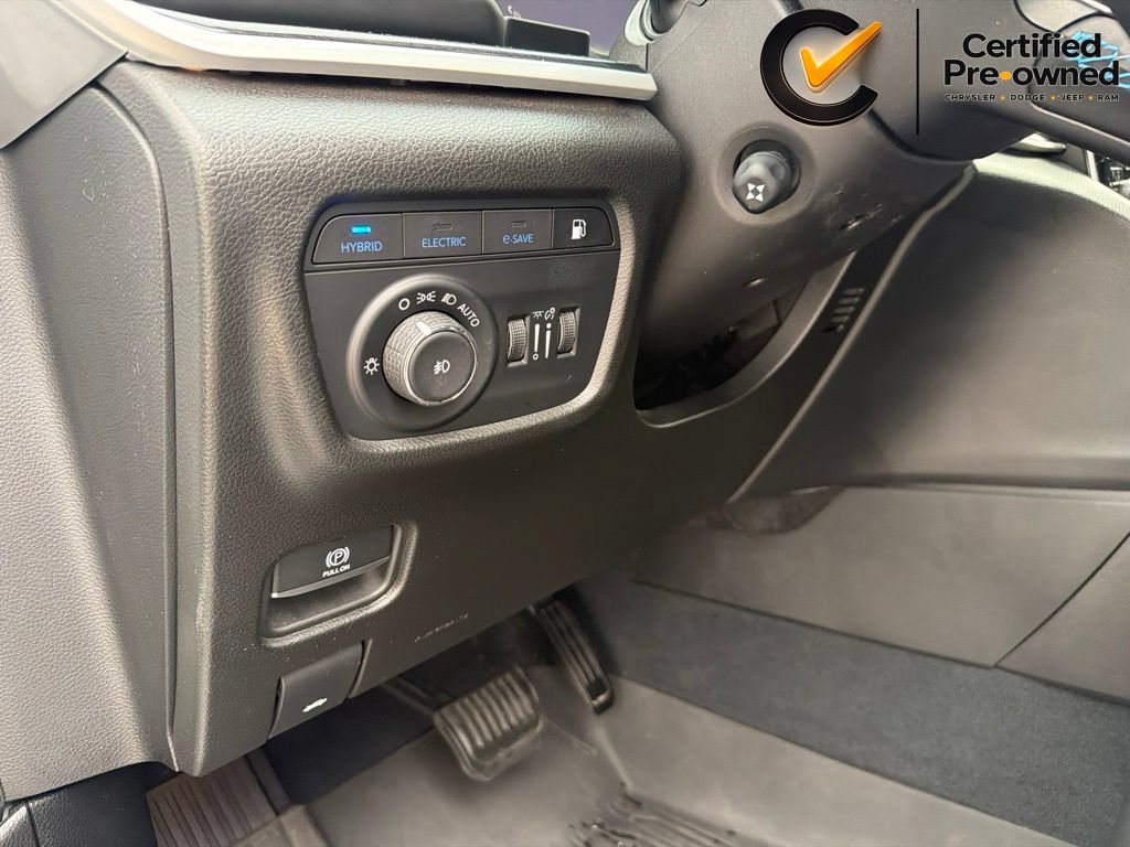 Certified 2022 Jeep Grand Cherokee Trailhawk w/ Advanced Protech Group II AWD/4WD image 57