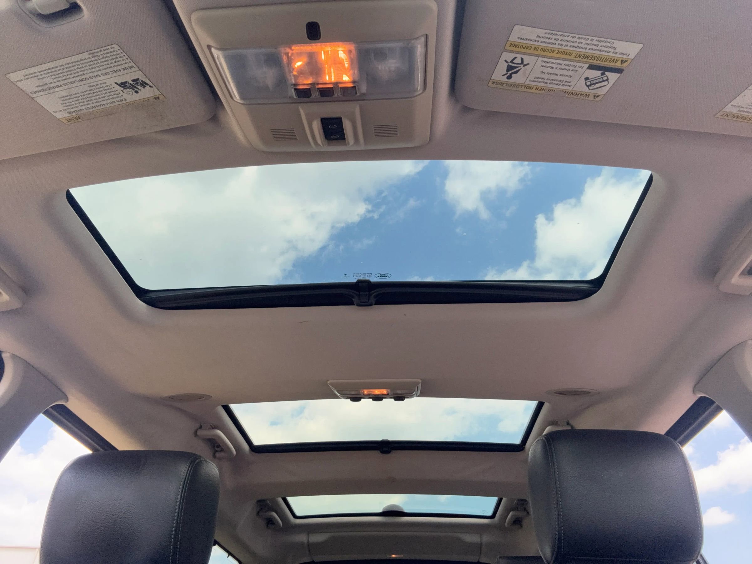 Used 2015 Land Rover LR4 HSE image 16