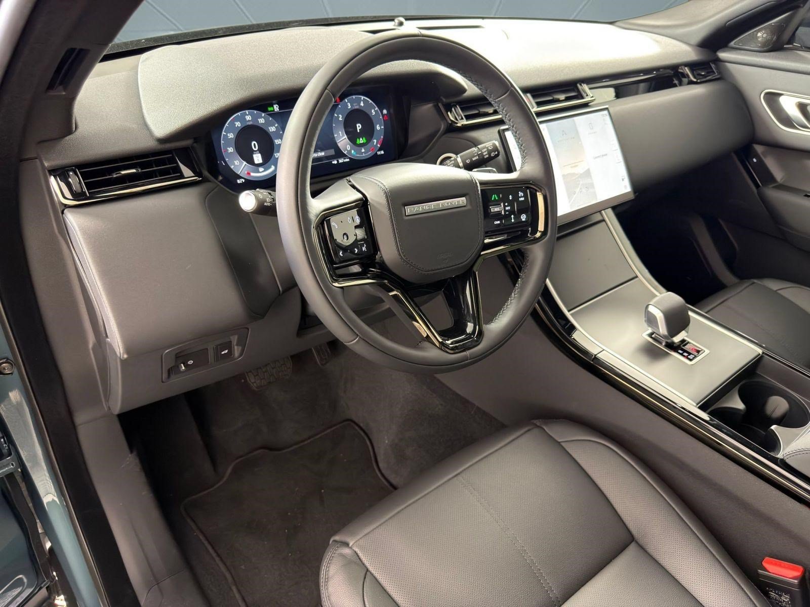 Used 2026 Land Rover Range Rover Velar S AWD/4WD image 4