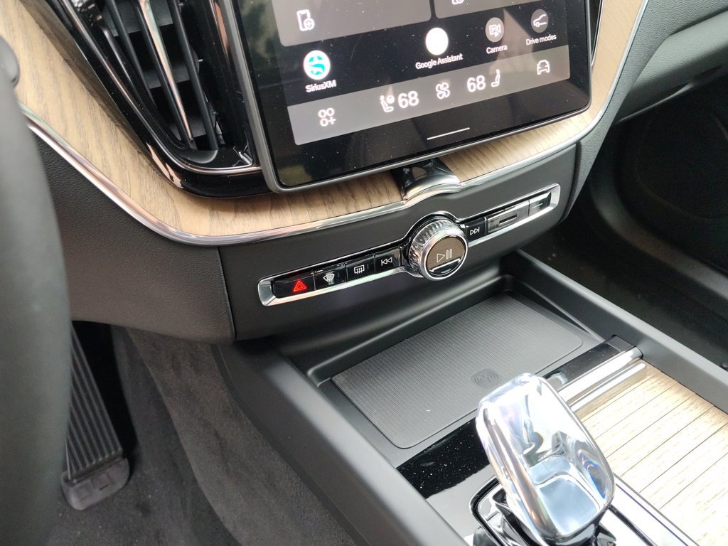 New 2027 Volvo XC60 B5 Ultra AWD/4WD image 14