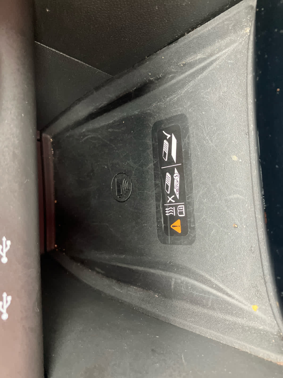 Used 2025 Buick Encore GX Avenir w/ Avenir Technology Package FWD image 28