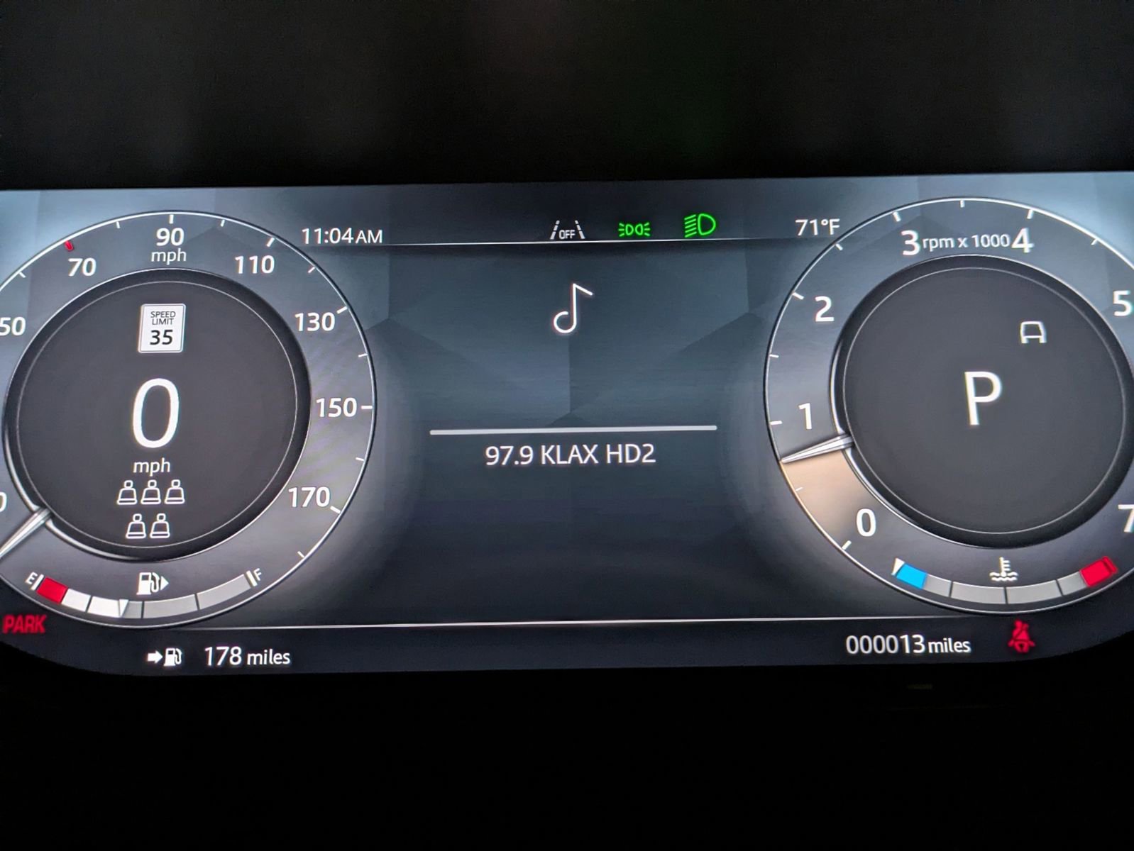 New 2026 Land Rover Range Rover Long Wheelbase SE AWD/4WD image 18