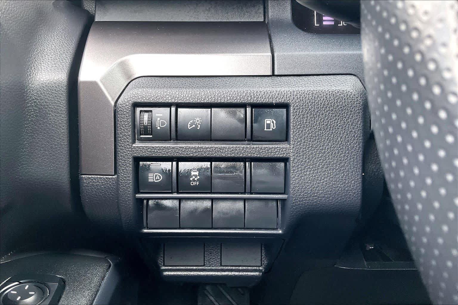 Used 2025 Toyota 4Runner SR5 AWD/4WD image 33