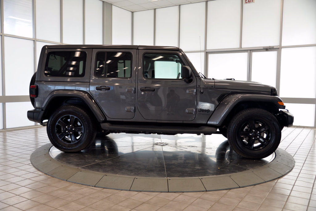 Used 2019 Jeep Wrangler Unlimited Sahara AWD/4WD image 9