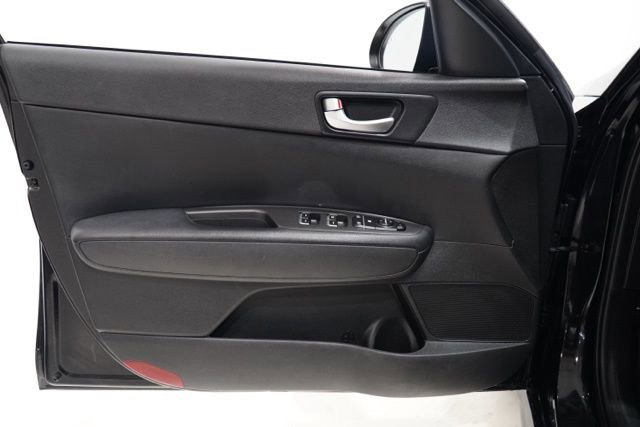 Used 2018 Kia Optima S image 18