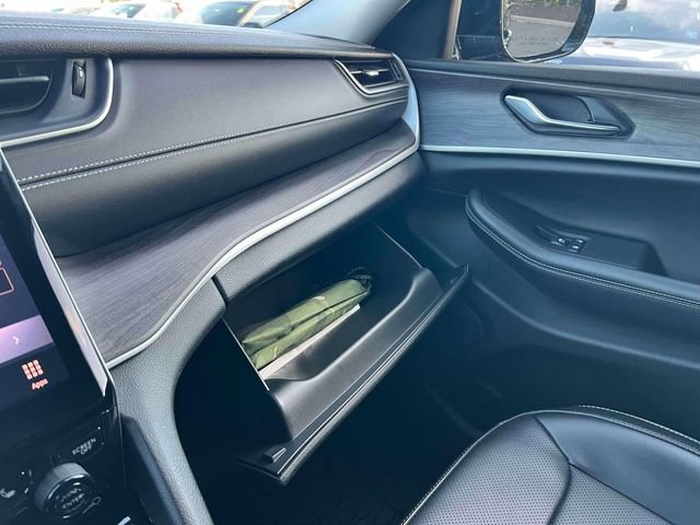 Used 2023 Jeep Grand Cherokee L Limited w/ Luxury Tech Group II AWD/4WD image 12