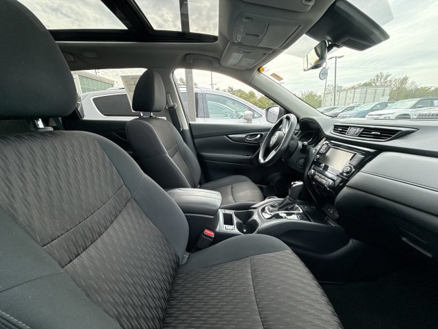 Used 2019 Nissan Rogue SV w/ Sun & Sound Touring Package AWD/4WD image 10